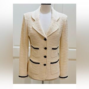St. John ladies jacket size 8 can’t be bundled due to weight price is firm